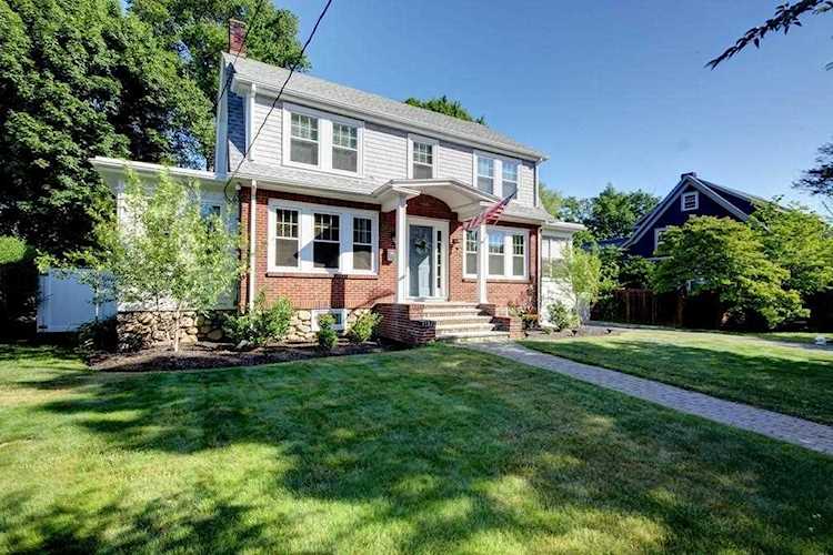 45 Humphrey St Marblehead, MA 01945