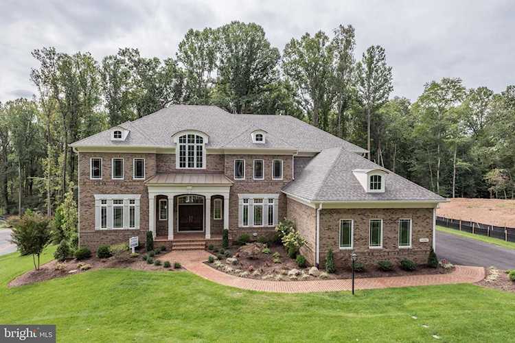 1128 Challedon Rd Great Falls, VA 22066