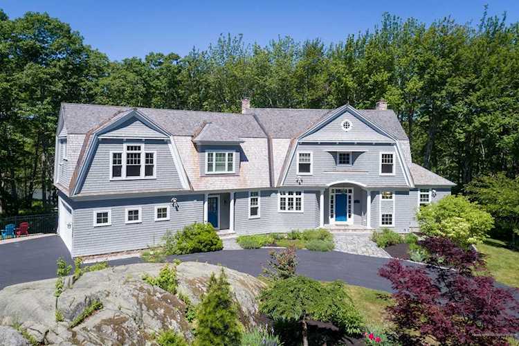 6 Shore Rd Biddeford, ME 04005