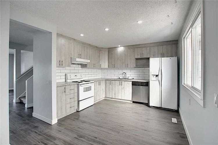 17 Aberdare Rd NE Calgary, AB T2A 6V8