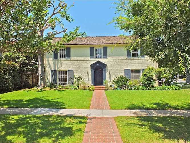 4175 Chestnut Avenue Long Beach, CA 90807