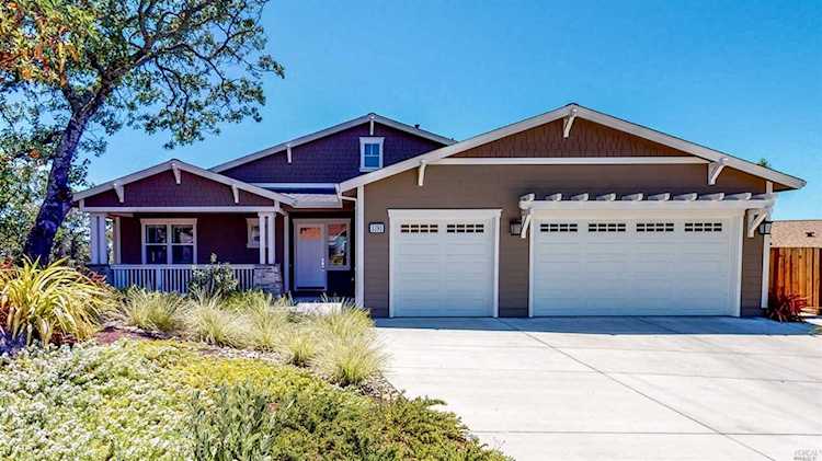 3393 Lake Park Court Santa Rosa, CA 95403