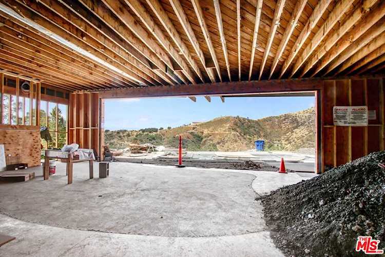 1393 Casiano Road Los Angeles, CA 90049