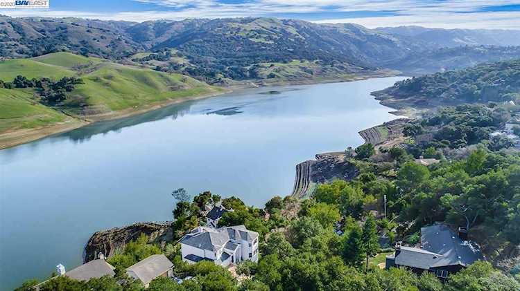 2987 Holiday Ct Morgan Hill, CA 95037