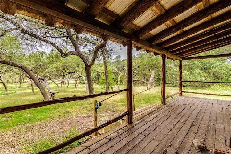 300 Misti Ln Driftwood, TX 78619