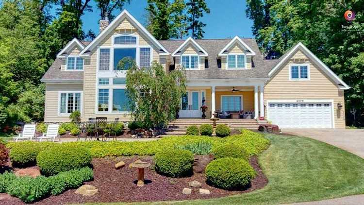 6579 Heron Bay Dr Saugatuck, MI 49453
