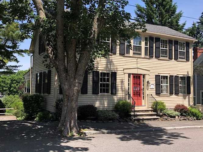 5 Abbot St, Marblehead, MA 01945