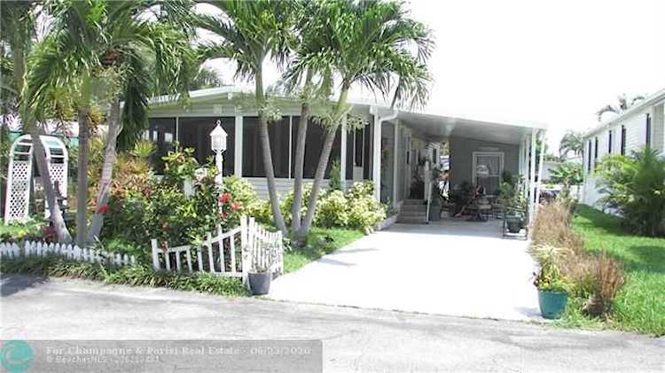 461 NW 51st St Deerfield Beach, FL 33064