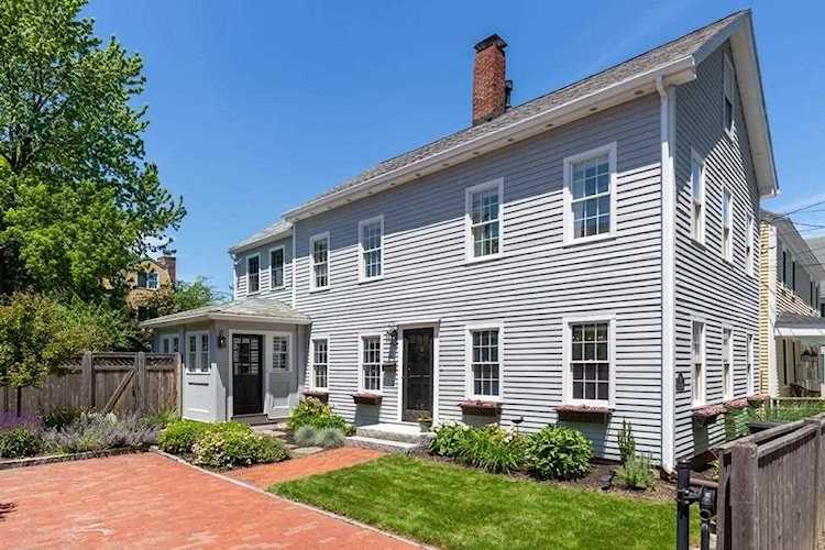 12 Charles St Newburyport, MA 01950