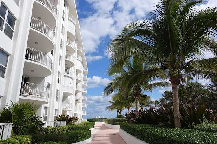 2295 S Ocean Boulevard #211 Palm Beach, FL 33480
