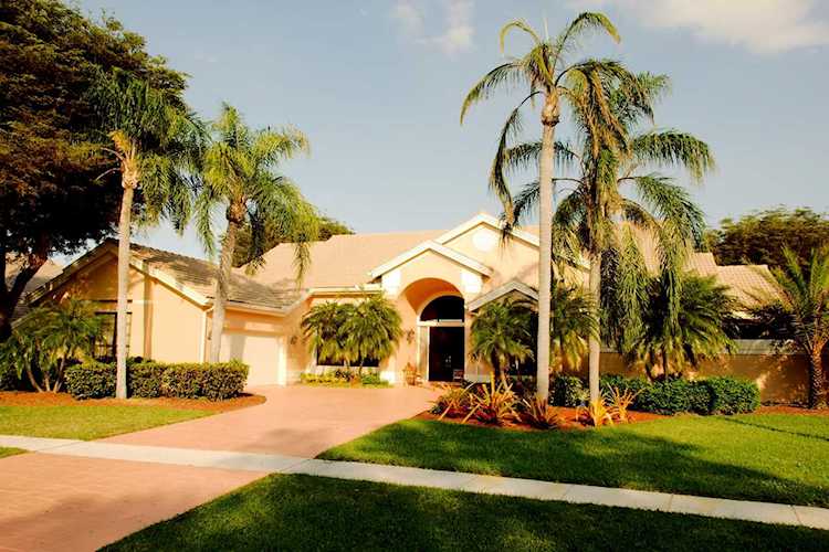 2330 Sunderland Avenue Wellington, FL 33414
