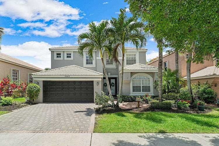 2043 Reston Circle Royal Palm Beach, FL 33411