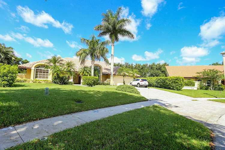 2898 NW 26Th Street Boca Raton, FL 33434