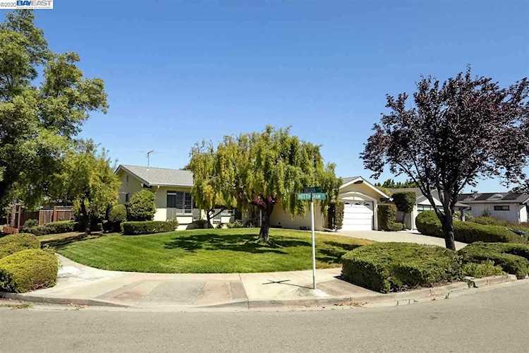 5095 Nottingham Ct Newark, CA 94560