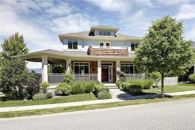 5532 Farron Place Kelowna, BC V1W5H1