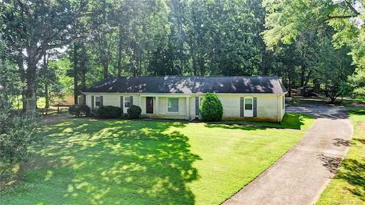8720 Live Oak Dr Mint Hill, NC 28227