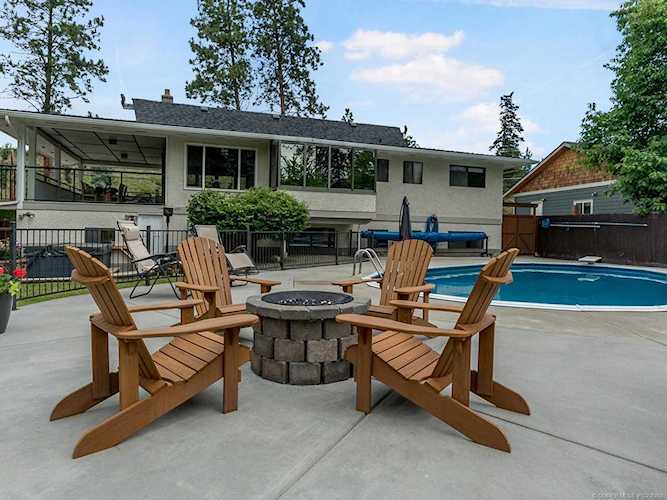 1485 Crawford Road Kelowna, BC V1W3A9