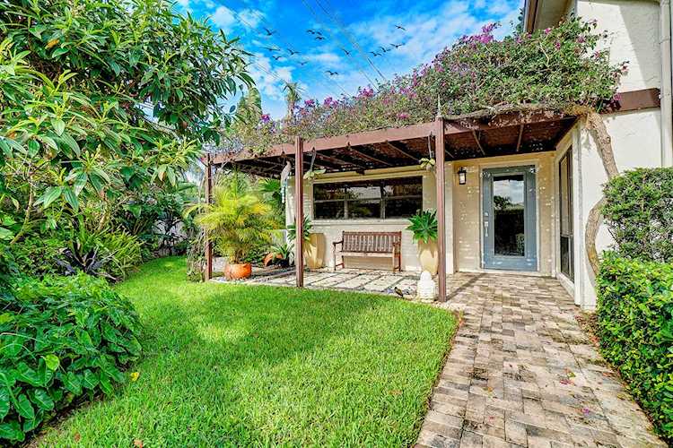 732 Camino Gardens Lane Boca Raton, FL 33432