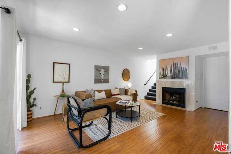 2300 Duane Street #3 Los Angeles, CA 90039