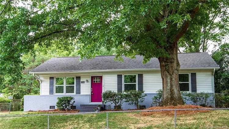 7008 Woodstream Dr Charlotte, NC 28210