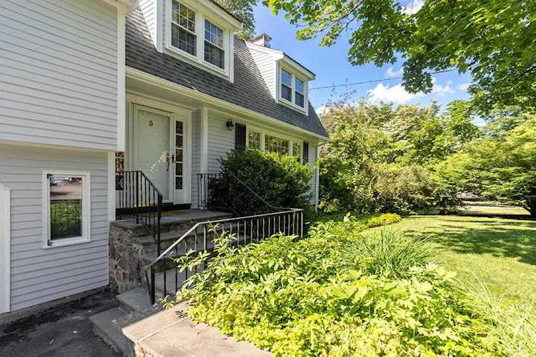 5 Plymouth Rd Winchester, MA 01890