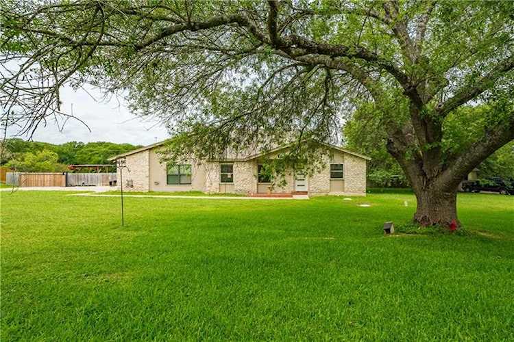 305 Canyon Wren Dr Buda, TX 78610
