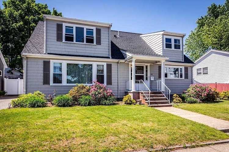 62 Irving St Winchester, MA 01890