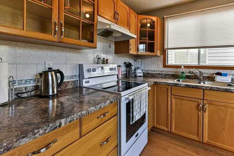 335 Falshire Way NE Calgary, AB T3J 2B3