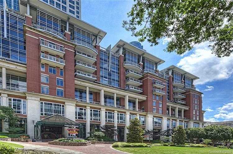 435 S Tryon St Charlotte, NC 28202