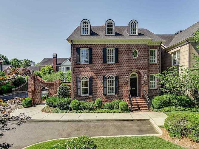 2024 W Queens Rd Charlotte, NC 28207