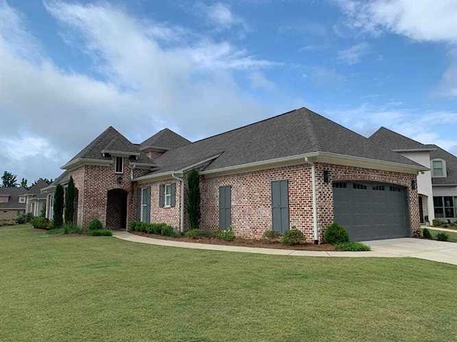 202 Fairway Court Oxford, MS 38655