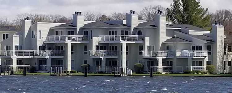 995 Lake St #5 Saugatuck, MI 49453