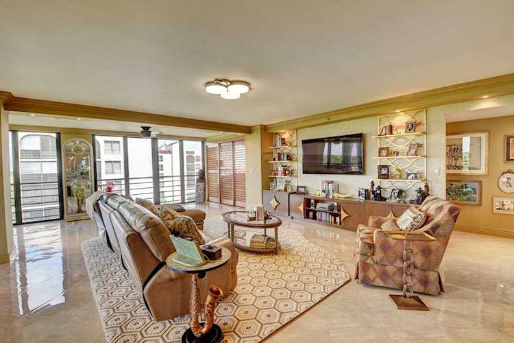 7572 Regency Lake Drive #702 Boca Raton, FL 33433