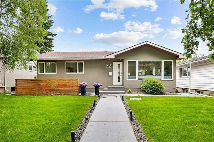 72 Lissington Dr SW Calgary, AB T3B 5E3