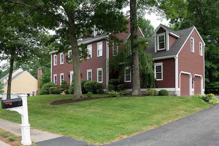 13 Patricia Dr Grafton, MA 01519