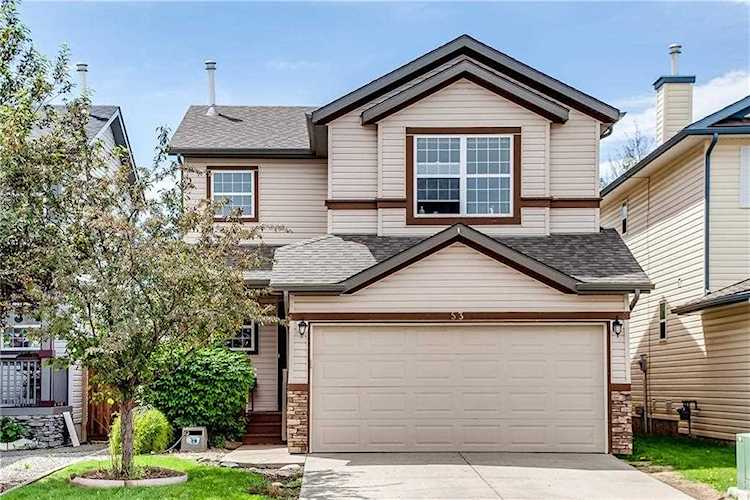 53 Everridge Ct SW Calgary, AB T2Y 4T1