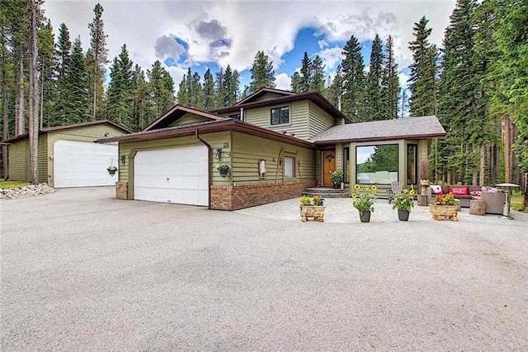 57 Elk Valley Road Bragg Creek, AB T0L 0K0