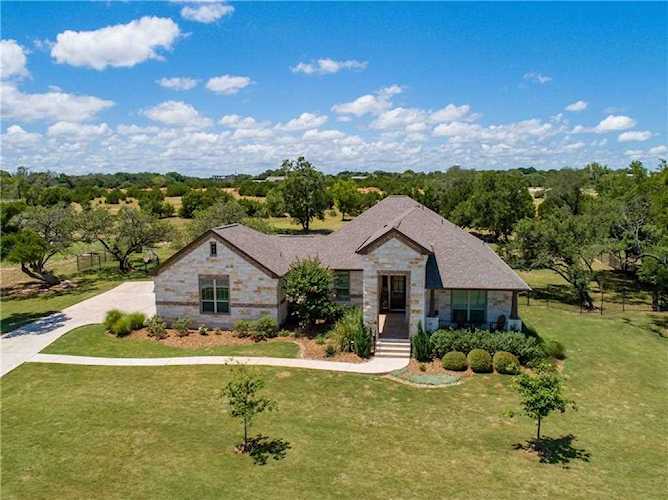 1016 Telling Wind Liberty Hill, TX 78642
