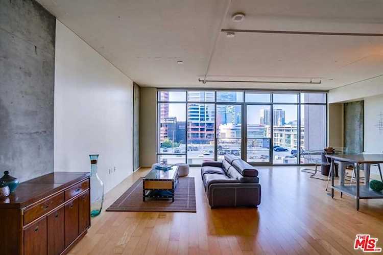 1100 S Hope Street #810 Los Angeles, CA 90015