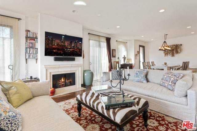 1414 S Beverly Glen Boulevard #302 Los Angeles, CA 90024