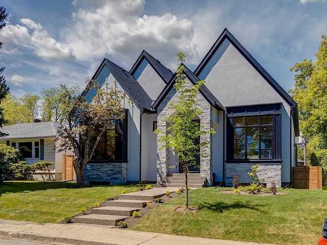 1415 20 Street NW Calgary, AB T2N 2K7