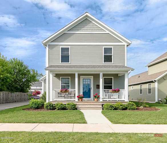 654 Madison St Grand Haven, MI 49417