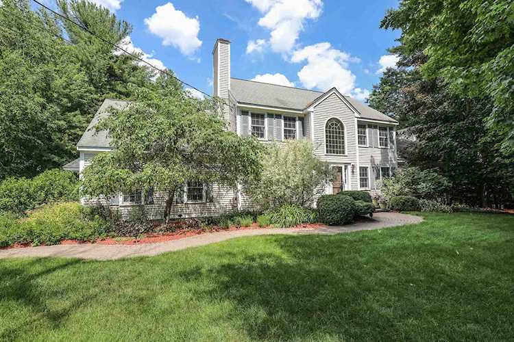 147 Tinker Rd Nashua, NH 03063