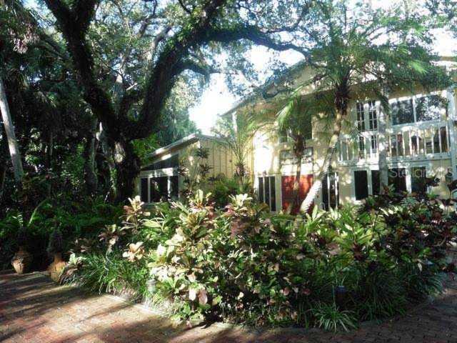 5045 Oxford Dr Sarasota, FL 34242