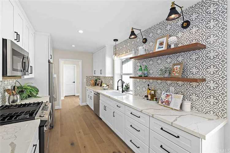 13444 Cumpston Street Sherman Oaks, CA 91401