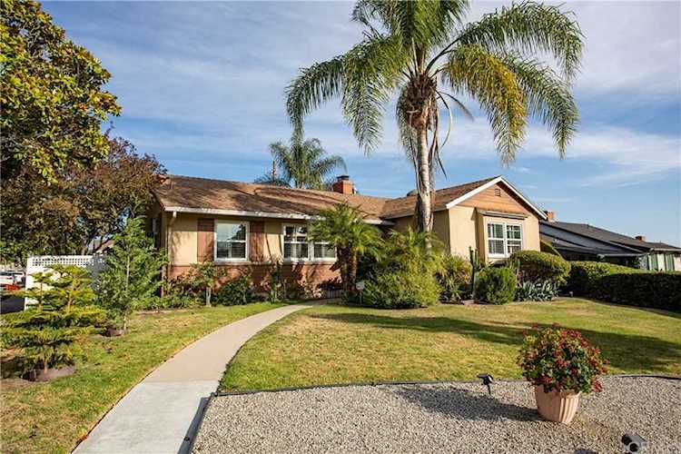 742 Uclan Drive Burbank, CA 91504
