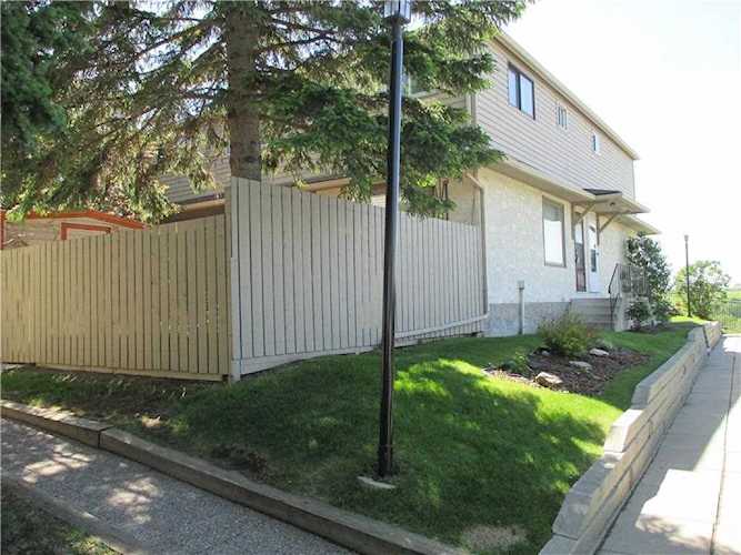 203 Lynnview Road SE #17N Calgary, AB T2C 2C6