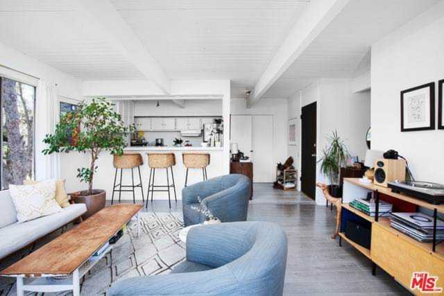 8300 Yuma Place Los Angeles, CA 90046
