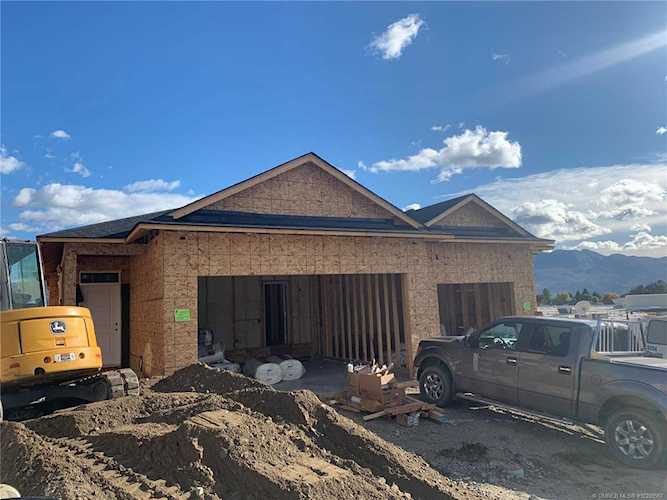 2367 Hawks Boulevard West Kelowna, BC V4T0A7