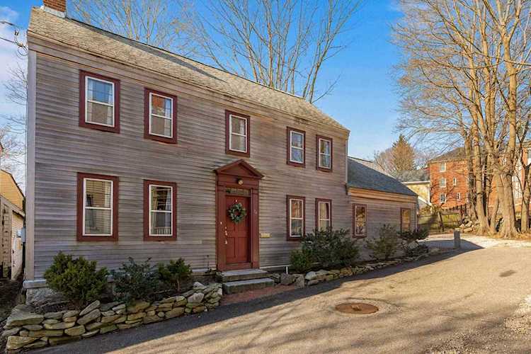 34 Blossom St Portsmouth, NH 03801